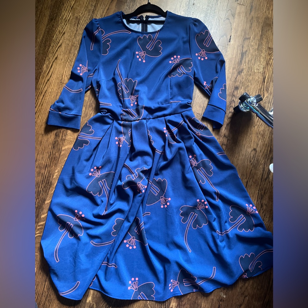 NWOT Floral Navy Blue Pleated Dress